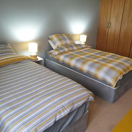 Queens Rooms, A Perfect Stay, Next To Shopping Parks And Central Manchester Extérieur photo