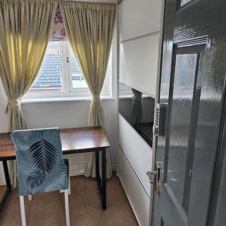 Queens Rooms, A Perfect Stay, Next To Shopping Parks And Central Manchester Chambre photo