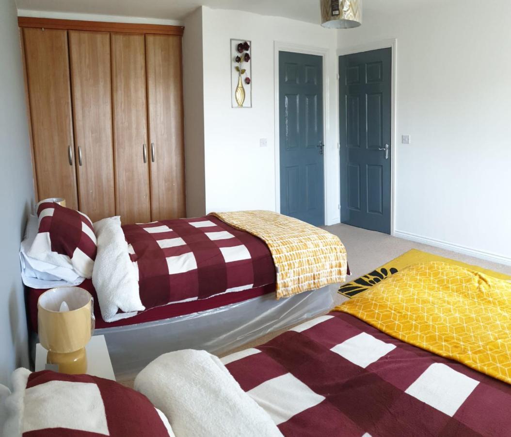 Queens Rooms, A Perfect Stay, Next To Shopping Parks And Central Manchester Extérieur photo