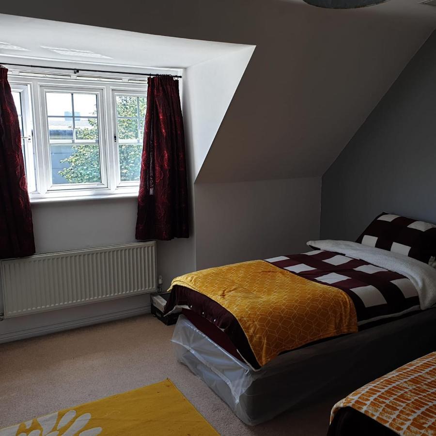 Queens Rooms, A Perfect Stay, Next To Shopping Parks And Central Manchester Extérieur photo