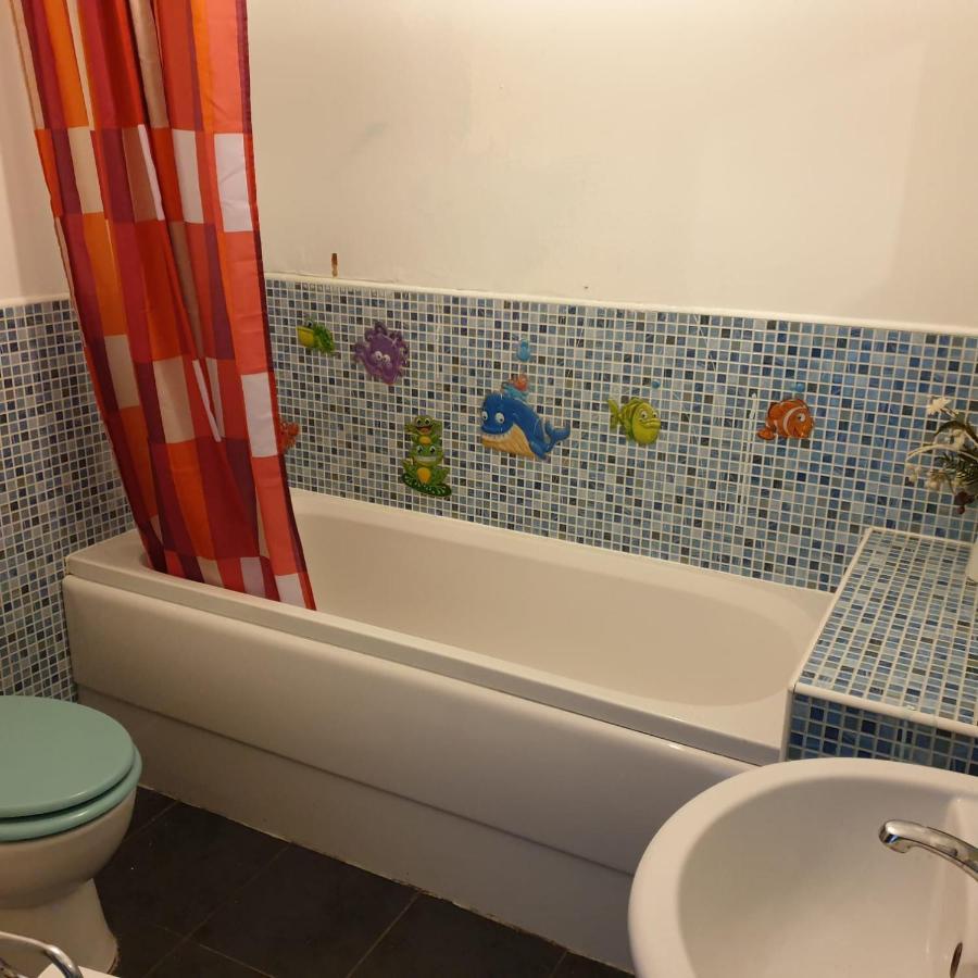 Queens Rooms, A Perfect Stay, Next To Shopping Parks And Central Manchester Extérieur photo