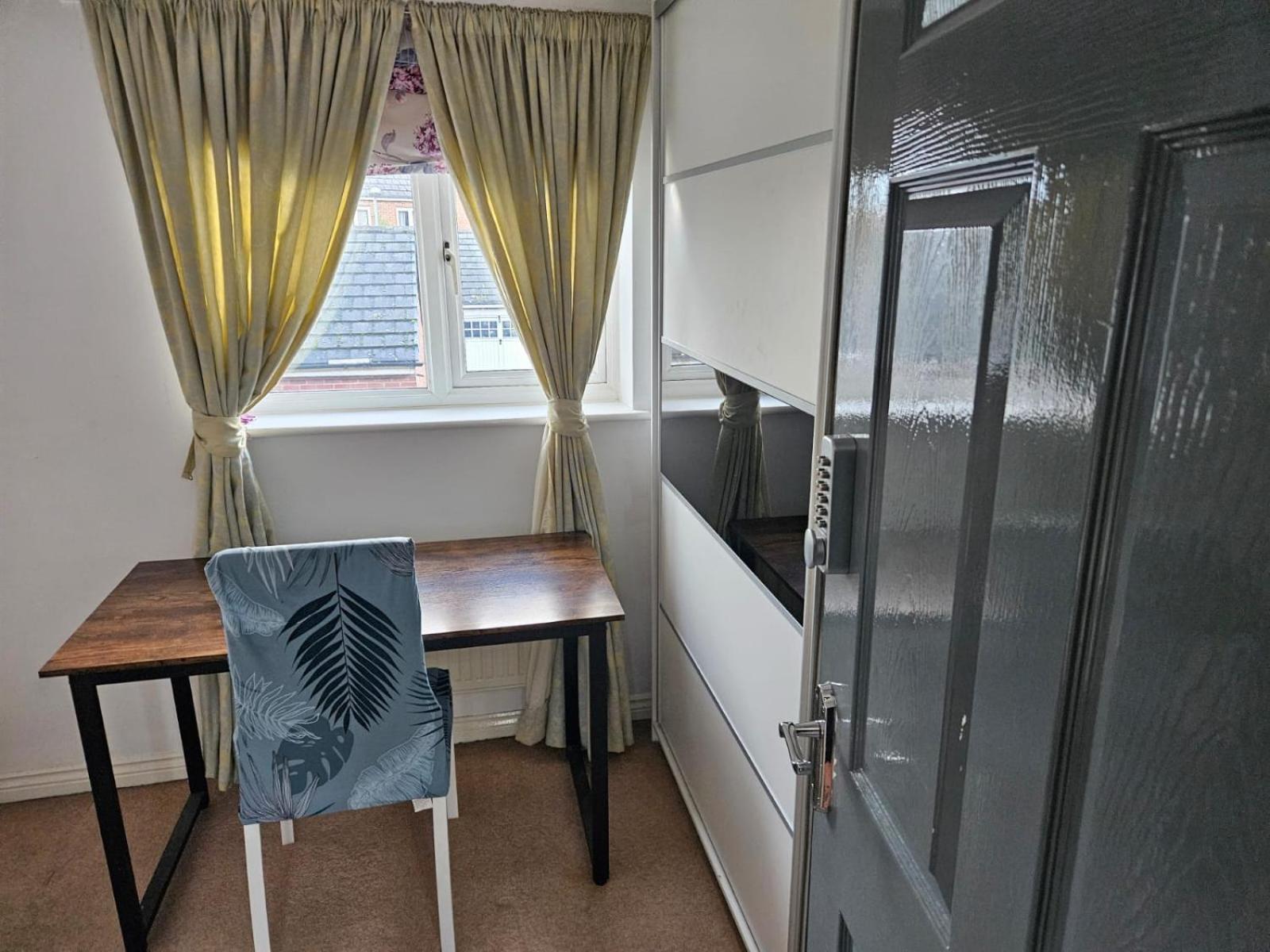 Queens Rooms, A Perfect Stay, Next To Shopping Parks And Central Manchester Chambre photo